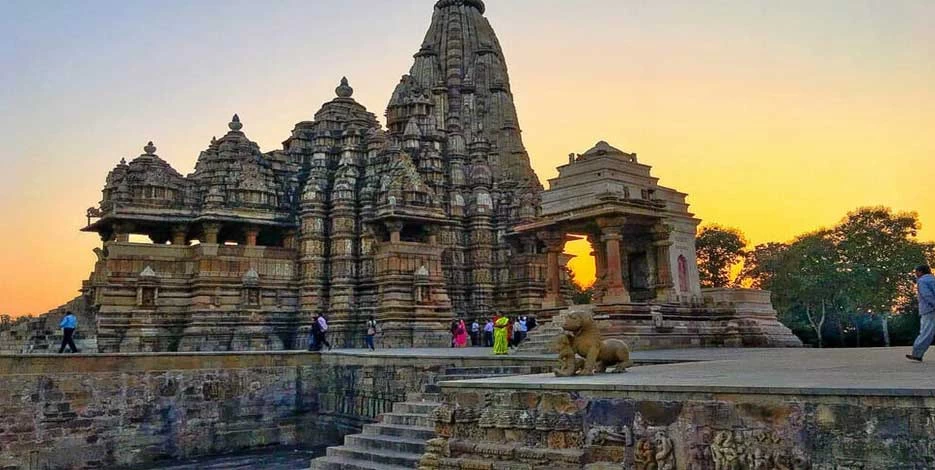 Golden Triangle Tour with Orchha Khajuraho Varanasi